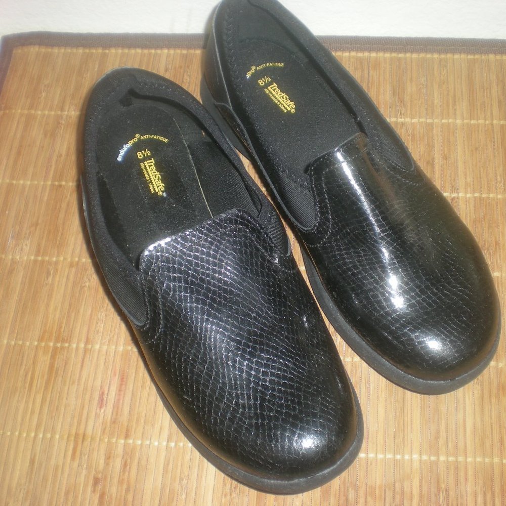 TREDSAFE   Work  Shoes   Size 8.5    Black Slip Resistant Shoes